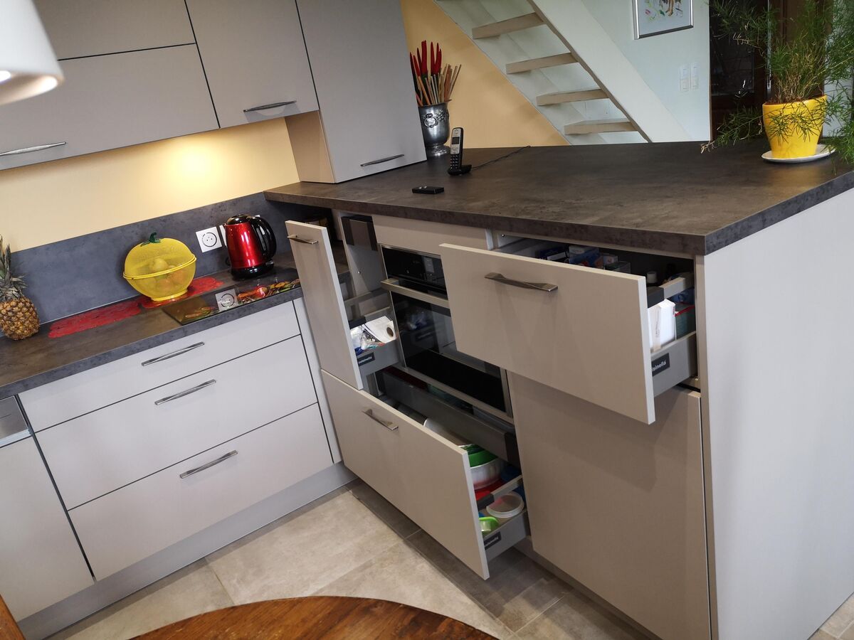 Cuisine avant-après sur mesure Trend Taupe mat