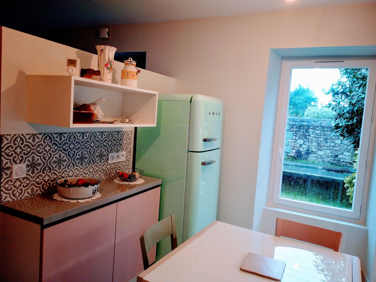 Cuisine équipée sur mesure Color Jet Laqué Pétale de Rose & Light Blanc Brillant