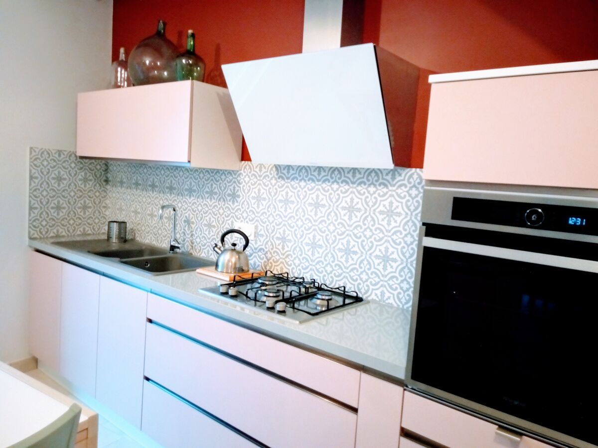 Rénovation cuisine équipée sur mesure Color Jet Laqué Pétale de Rose & Light Blanc Brillant
