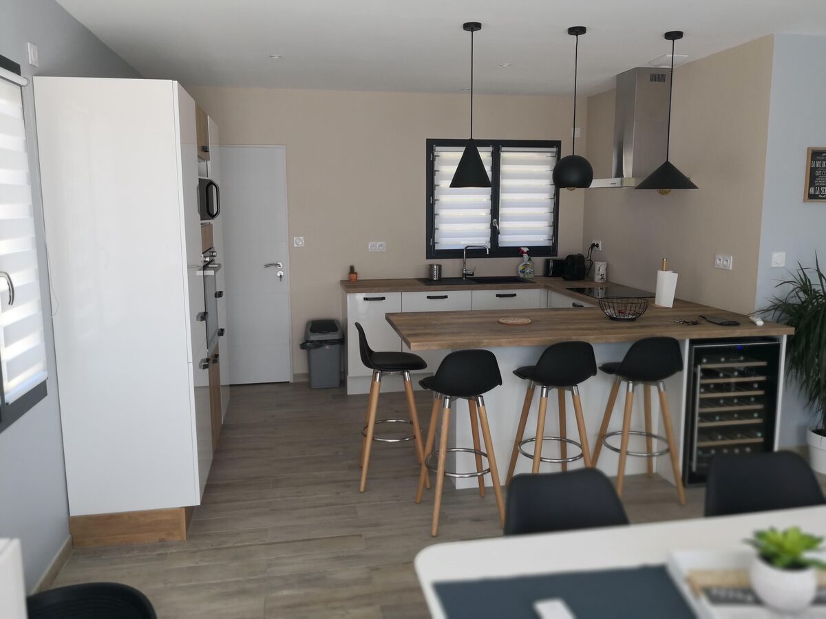 Cuisine avant-après sur mesure Petilla Blanc Brillant