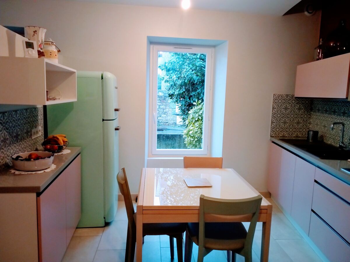 Cuisine avant-après sur mesure Color Jet Laqué Pétale de Rose & Light Blanc Brillant