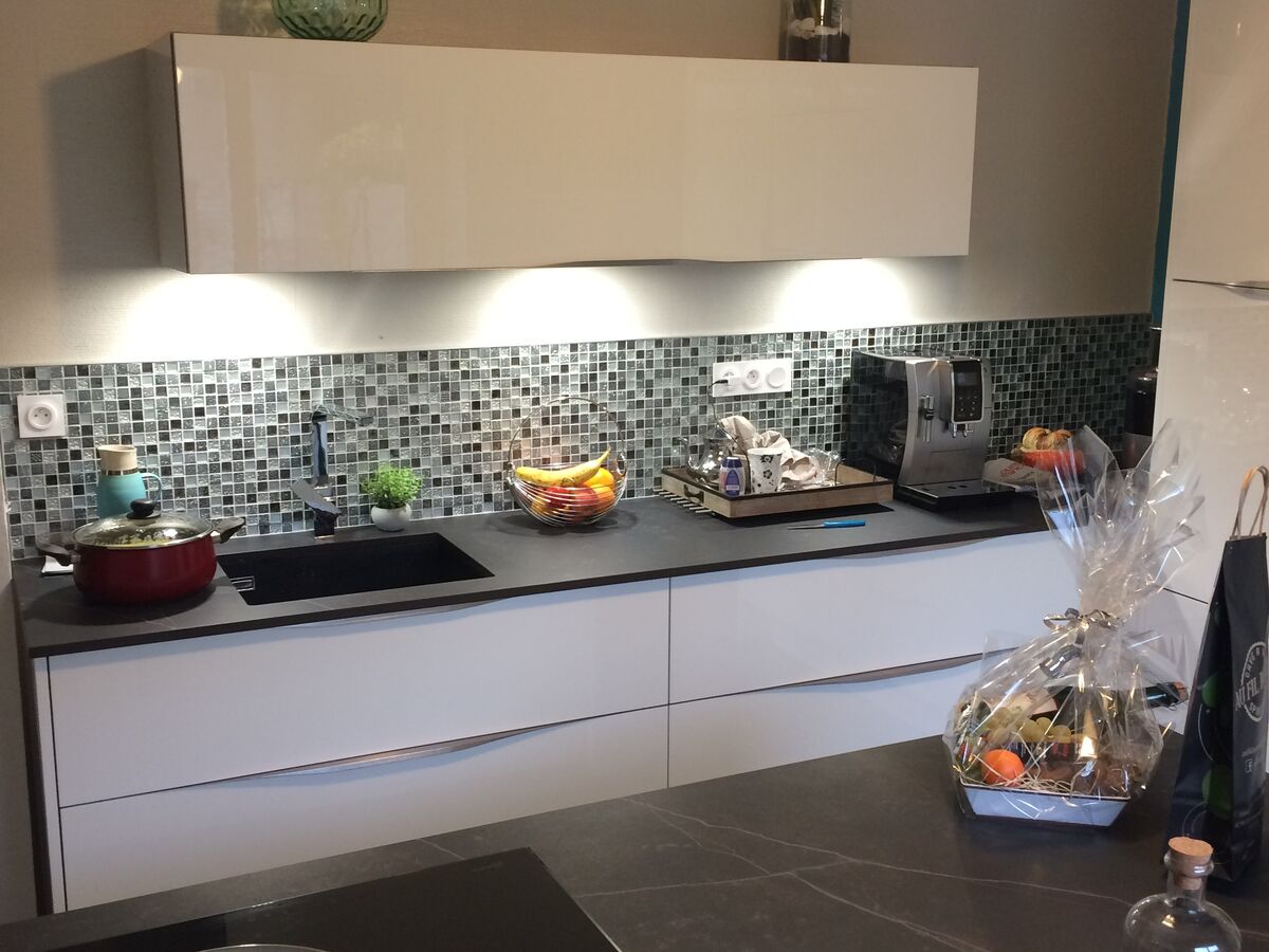 Cuisine équipée sur mesure Light Blanc Brillant