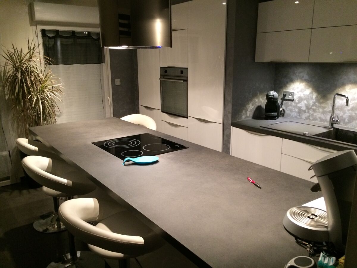 Cuisine avant-après sur mesure Light Blanc brillant