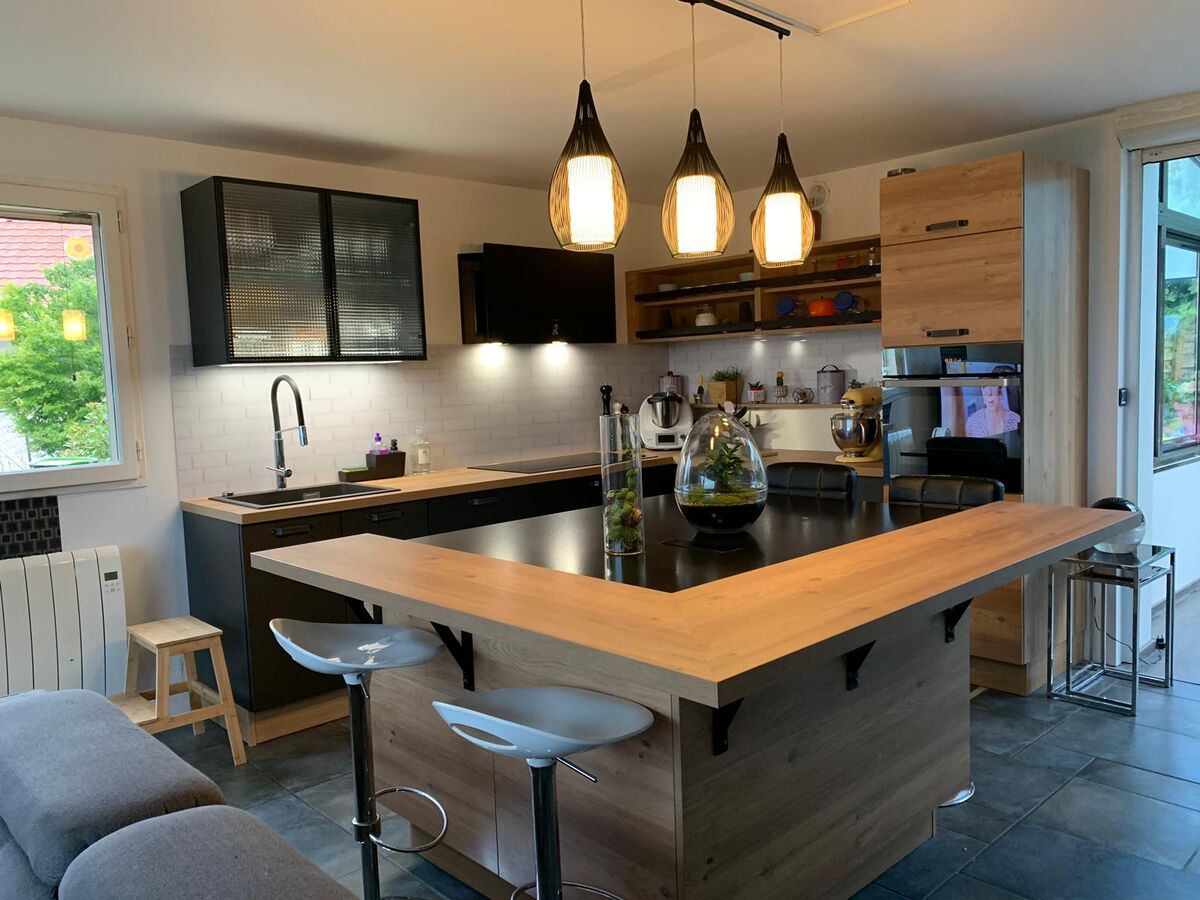 Rénovation cuisine équipée sur mesure Trend Chêne Honey et Label Métal Brossé