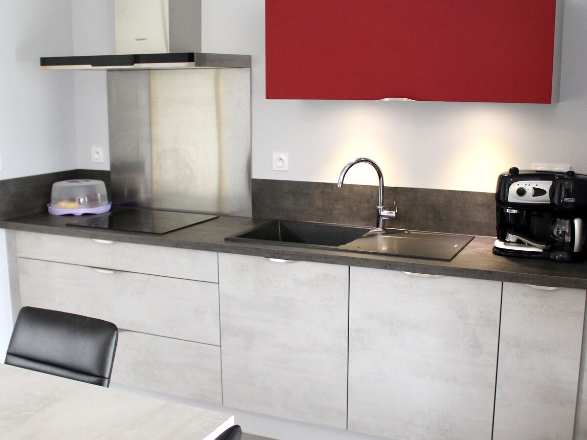 Cuisine équipée sur mesure Label Béton Clair et Cranberry