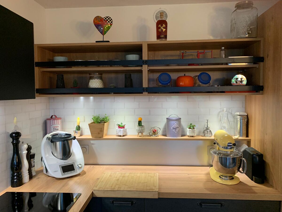 Cuisine avant-après sur mesure Trend Chêne Honey et Label Métal Brossé