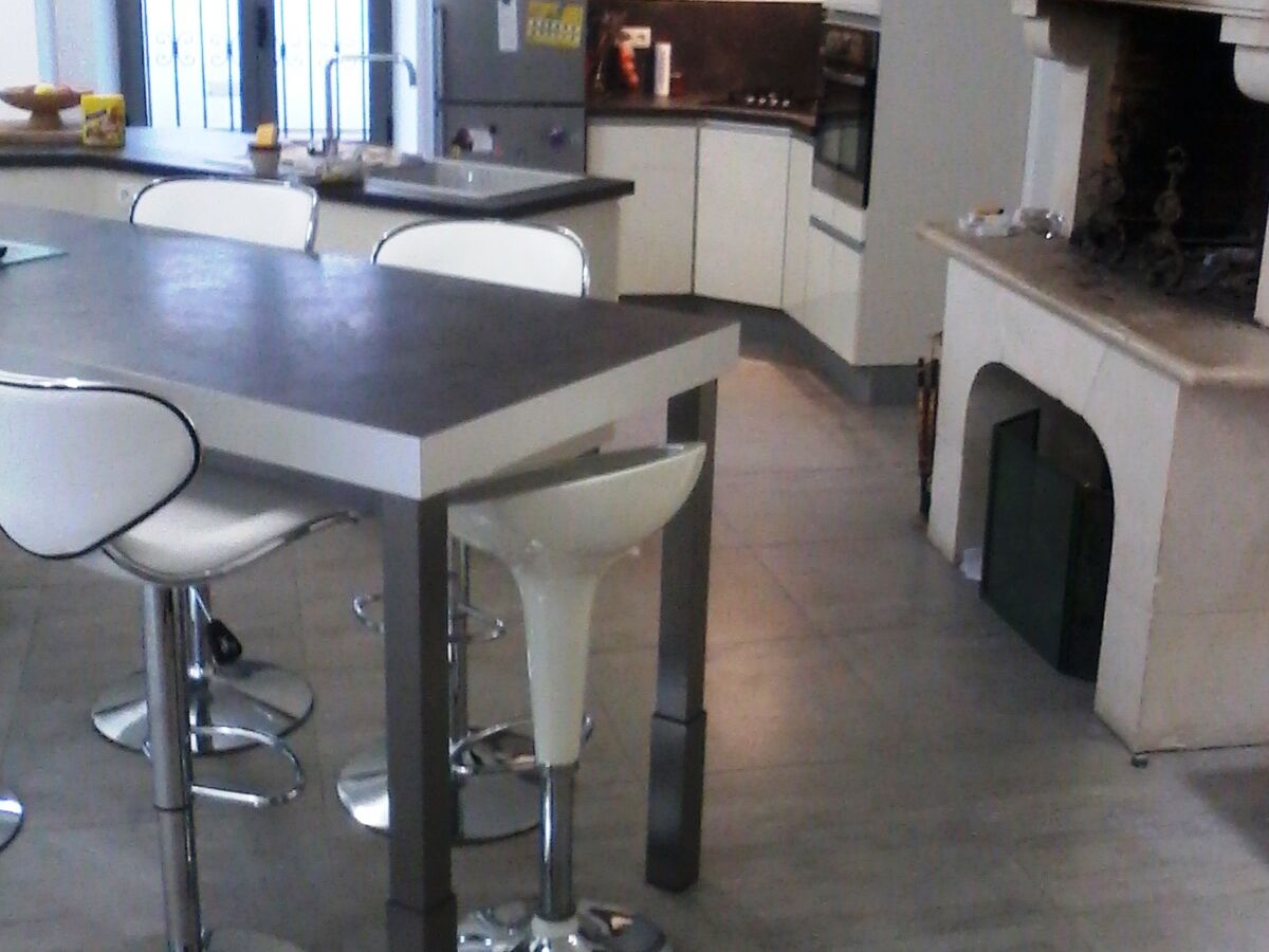 Cuisine avant-après sur mesure Light + Pannacotta Majestic brillant