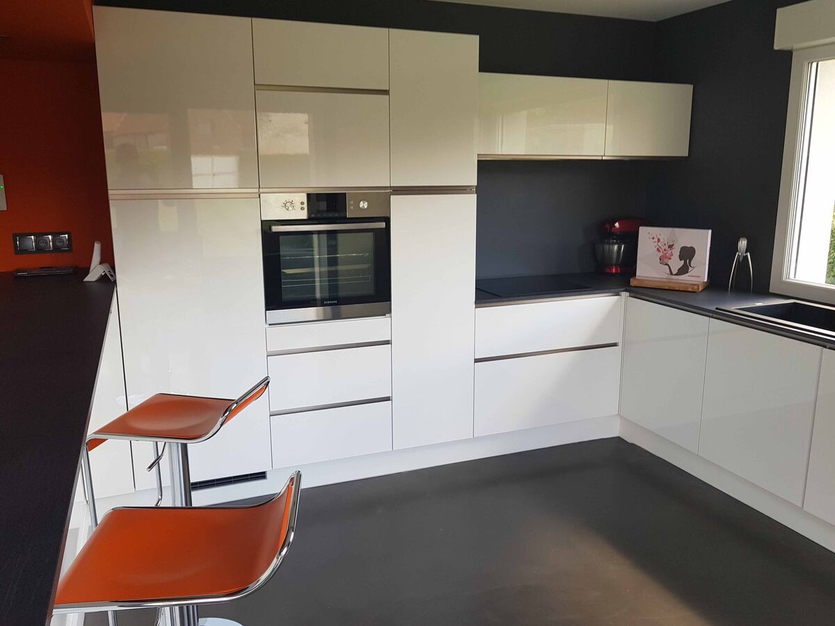 Cuisine avant-après sur mesure Light Blanc brillant