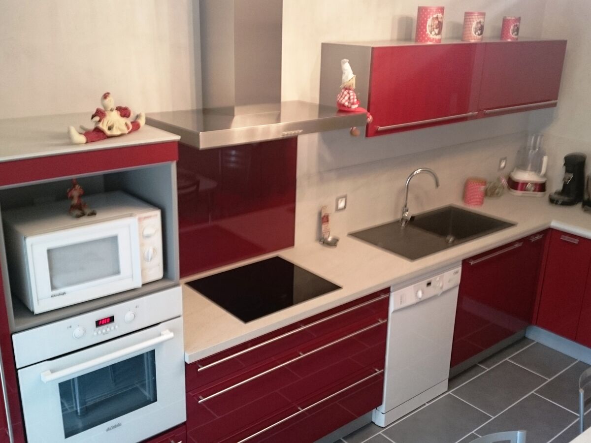 Rénovation cuisine sur mesure Light + Rouge Majestic Brillant