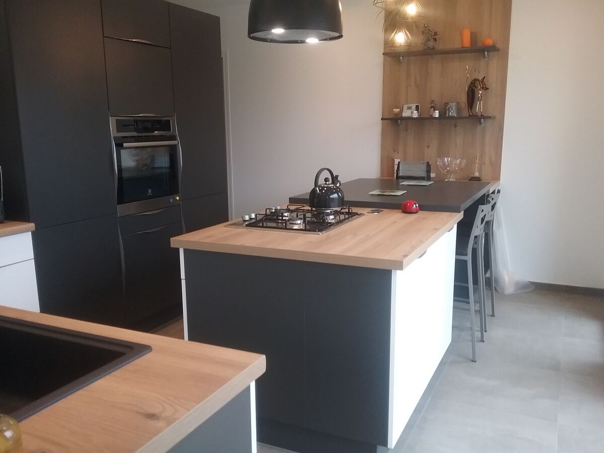 Rénovation cuisine équipée sur mesure Light Blanc Brillant et Trend Ombre Soft