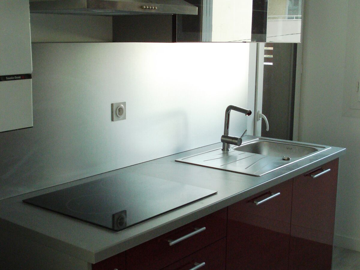 Rénovation cuisine sur mesure Light + Rouge Majestic Brillant