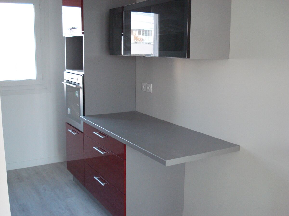 Cuisine avant-après sur mesure Light + Rouge Majestic Brillant