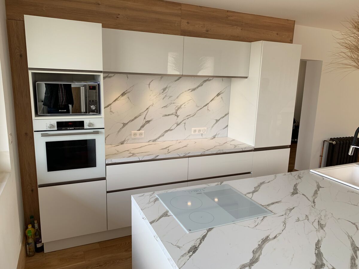 Cuisine avant-après sur mesure Light Jet Blanc Brillant