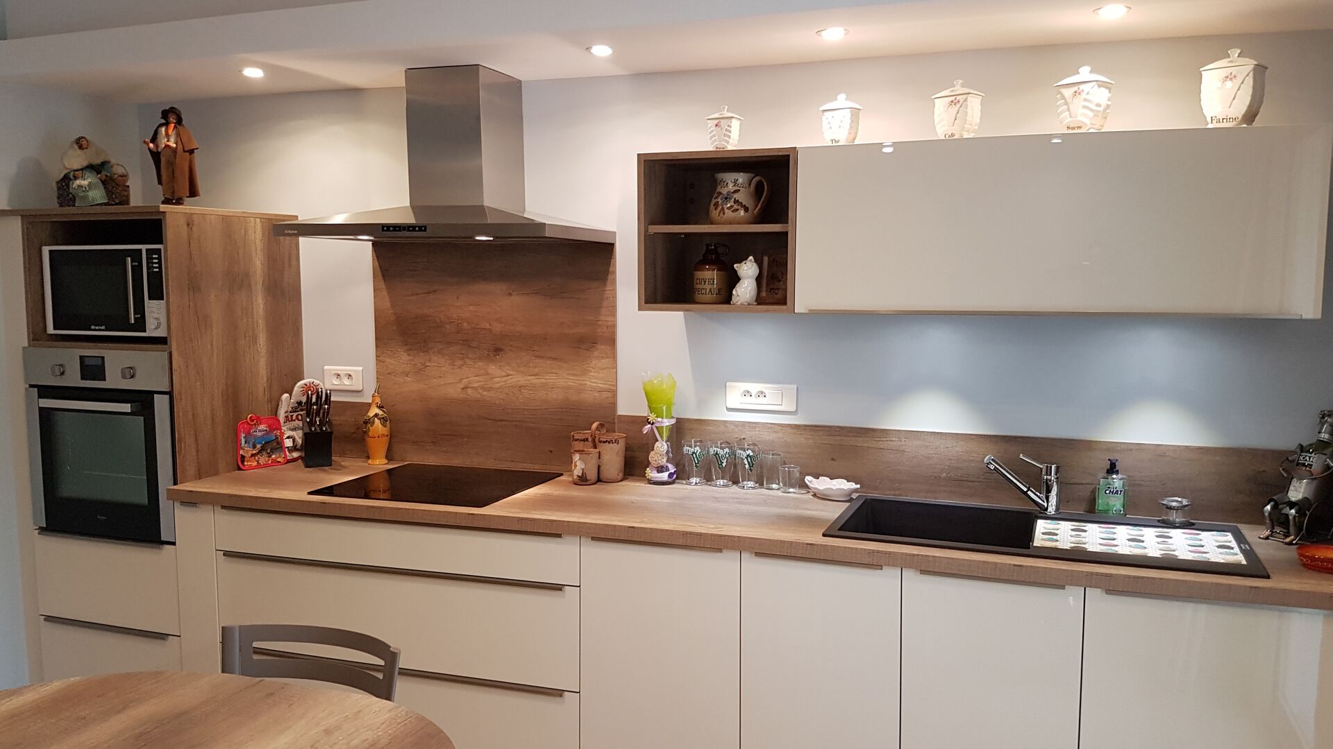 Cuisine équipée sur mesure Light Pannacotta Majestic Brillant