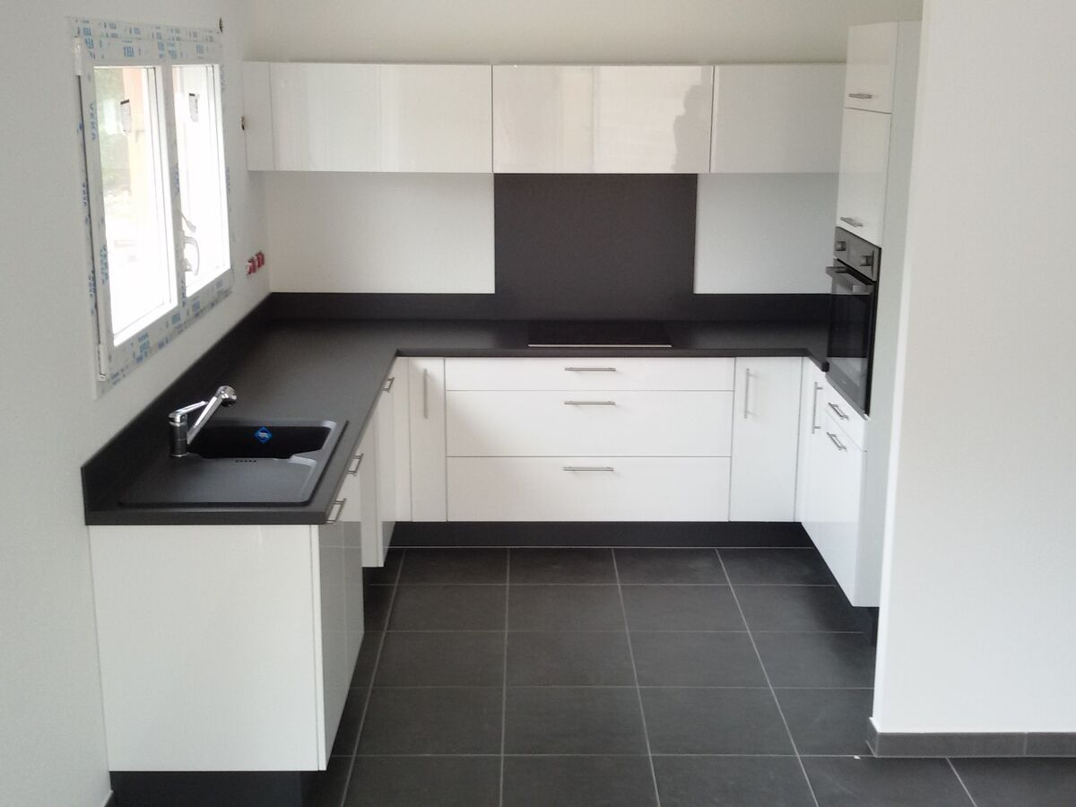 Cuisine équipée sur mesure Light Blanc brillant