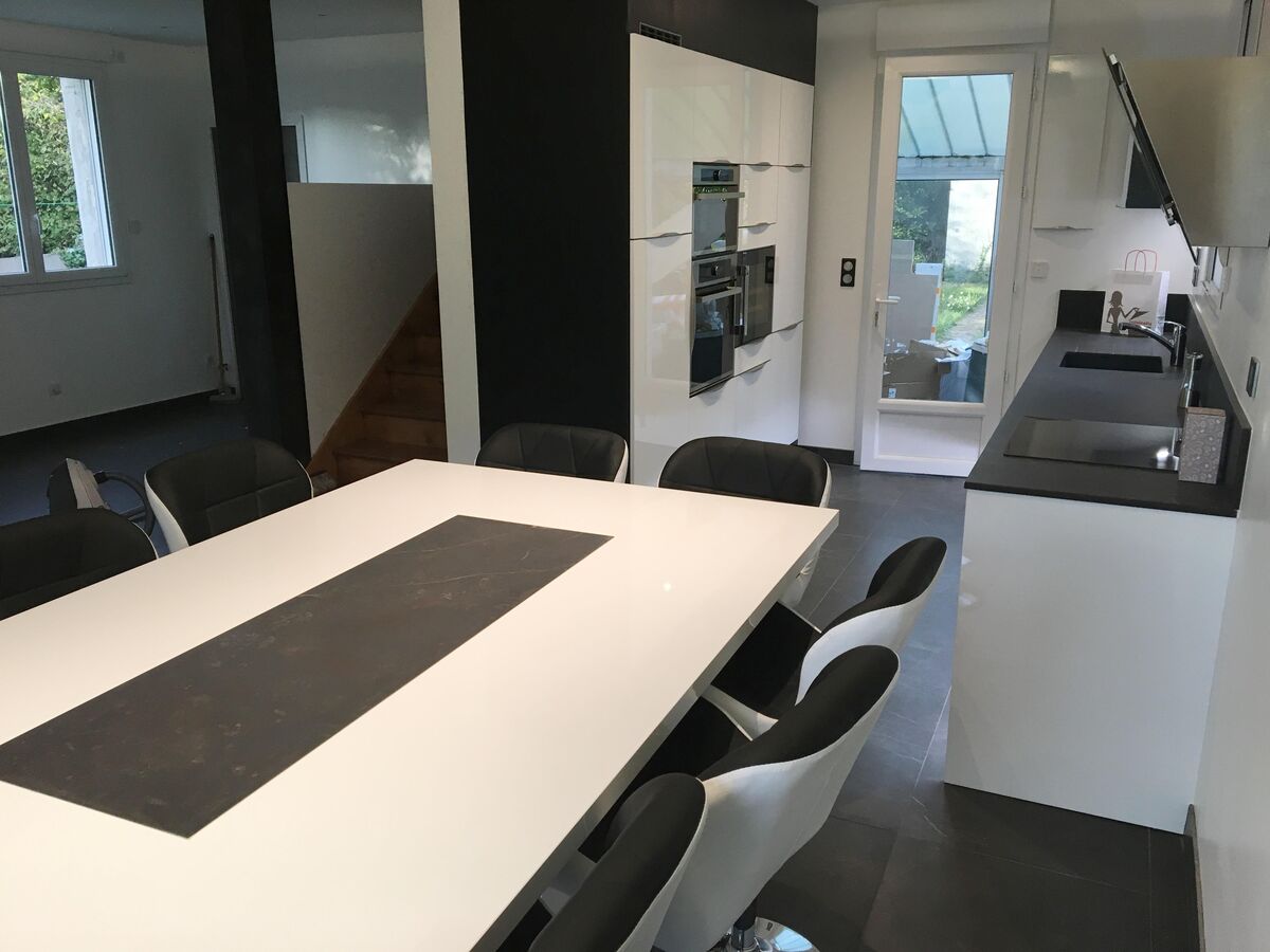 Cuisine avant-après sur mesure Light blanc brillant