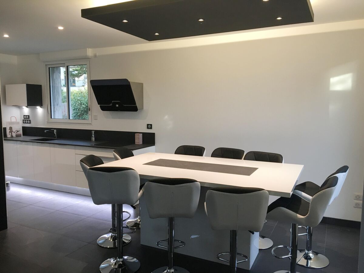 Cuisine avant-après sur mesure Light blanc brillant