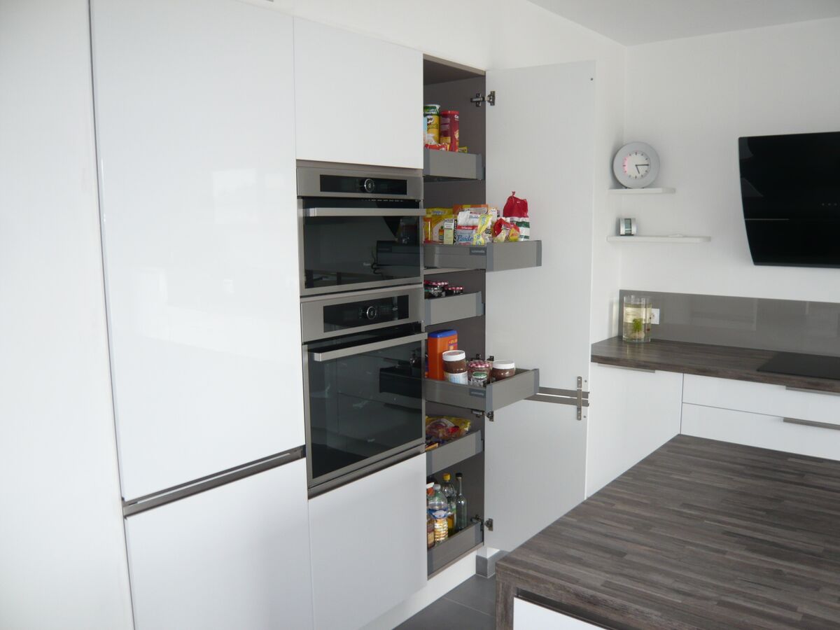 Cuisine avant-après sur mesure Light + Pannacotta Majestic brillant