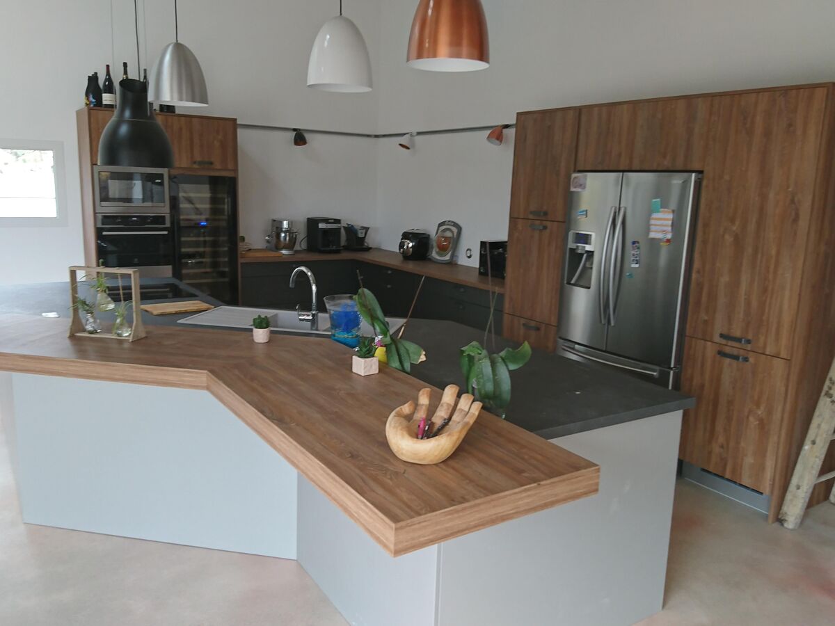 Rénovation cuisine équipée sur mesure Trend Plus Osani Oak & Label Métal Brossé
