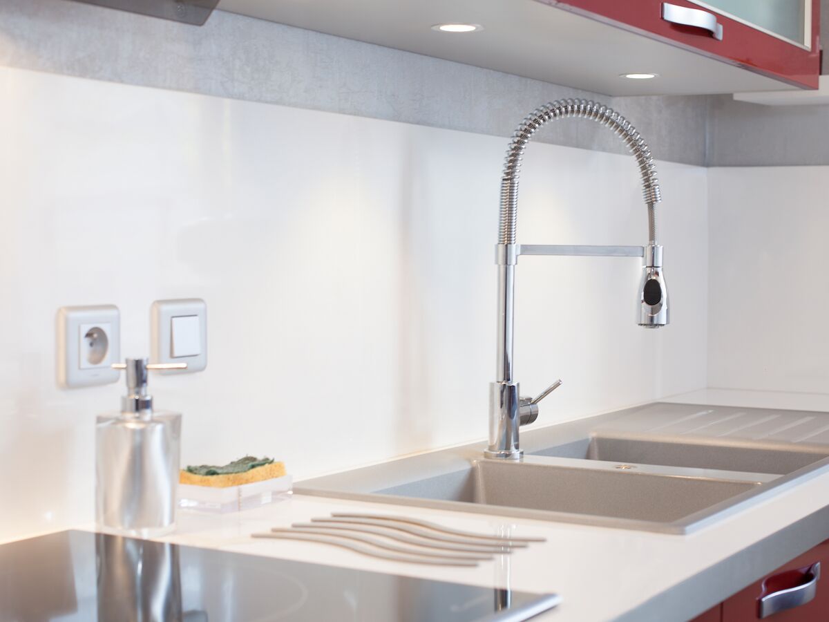 Cuisine avant-après sur mesure Light + Rouge Majestic Brillant