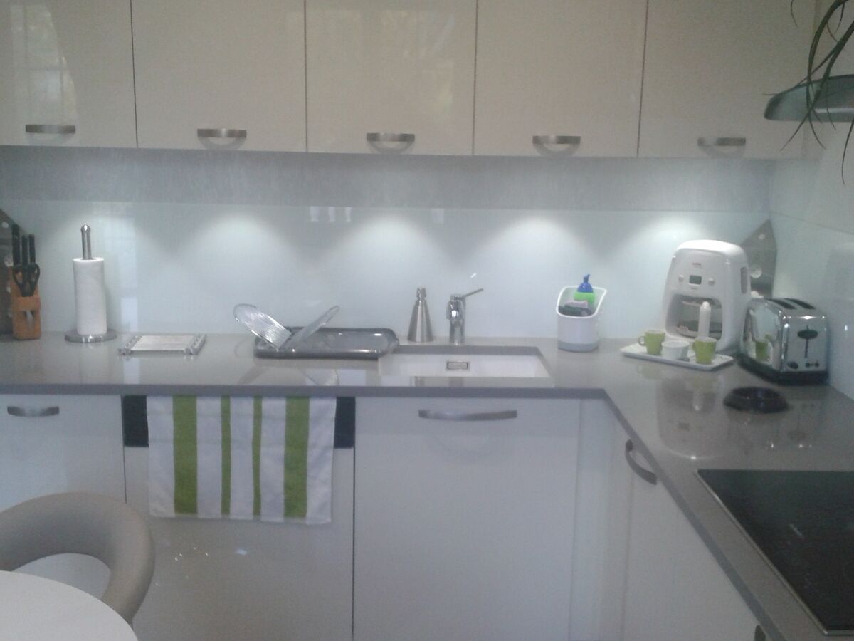 Cuisine avant-après sur mesure Light Blanc brillant