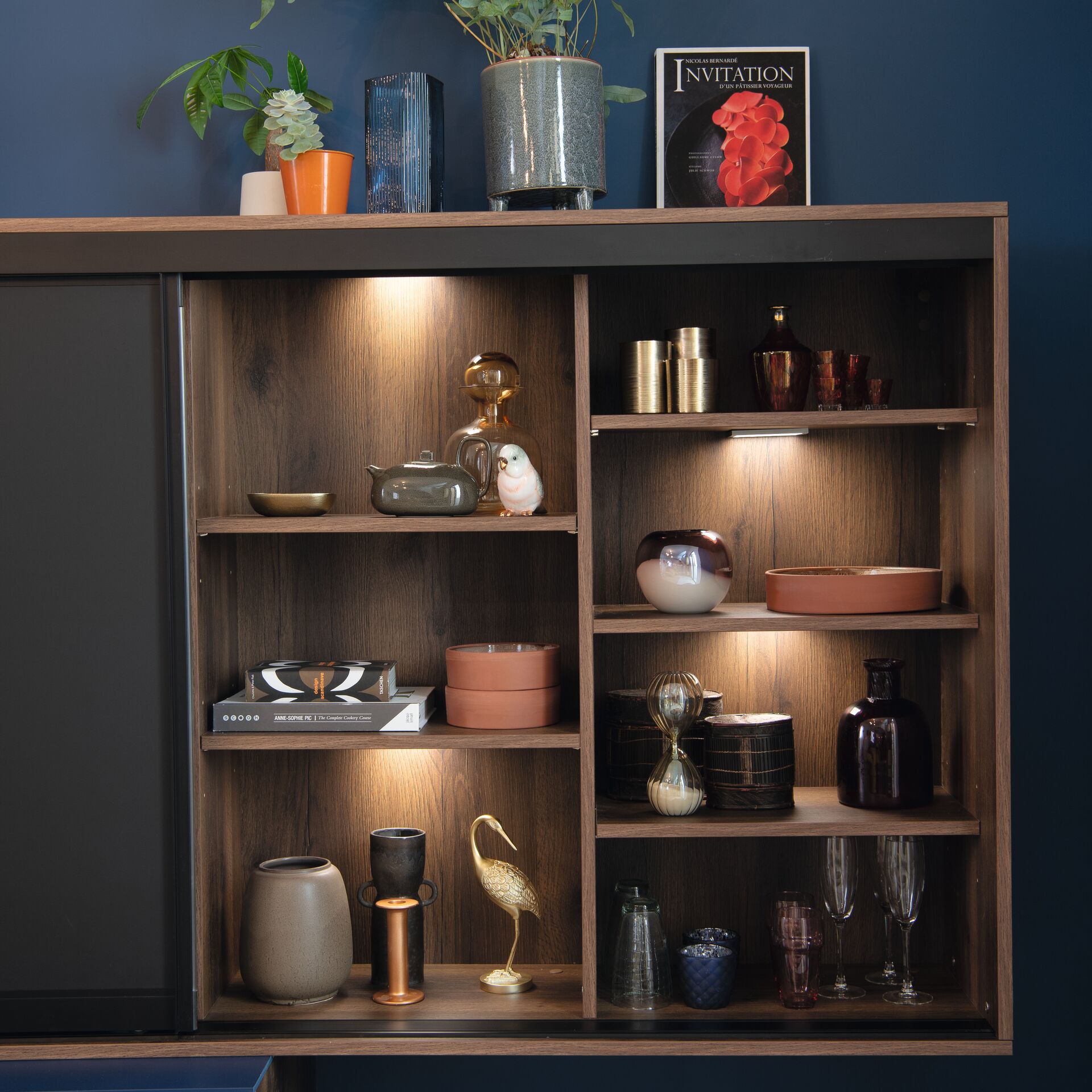 Meuble TV avec étagères ouvertes