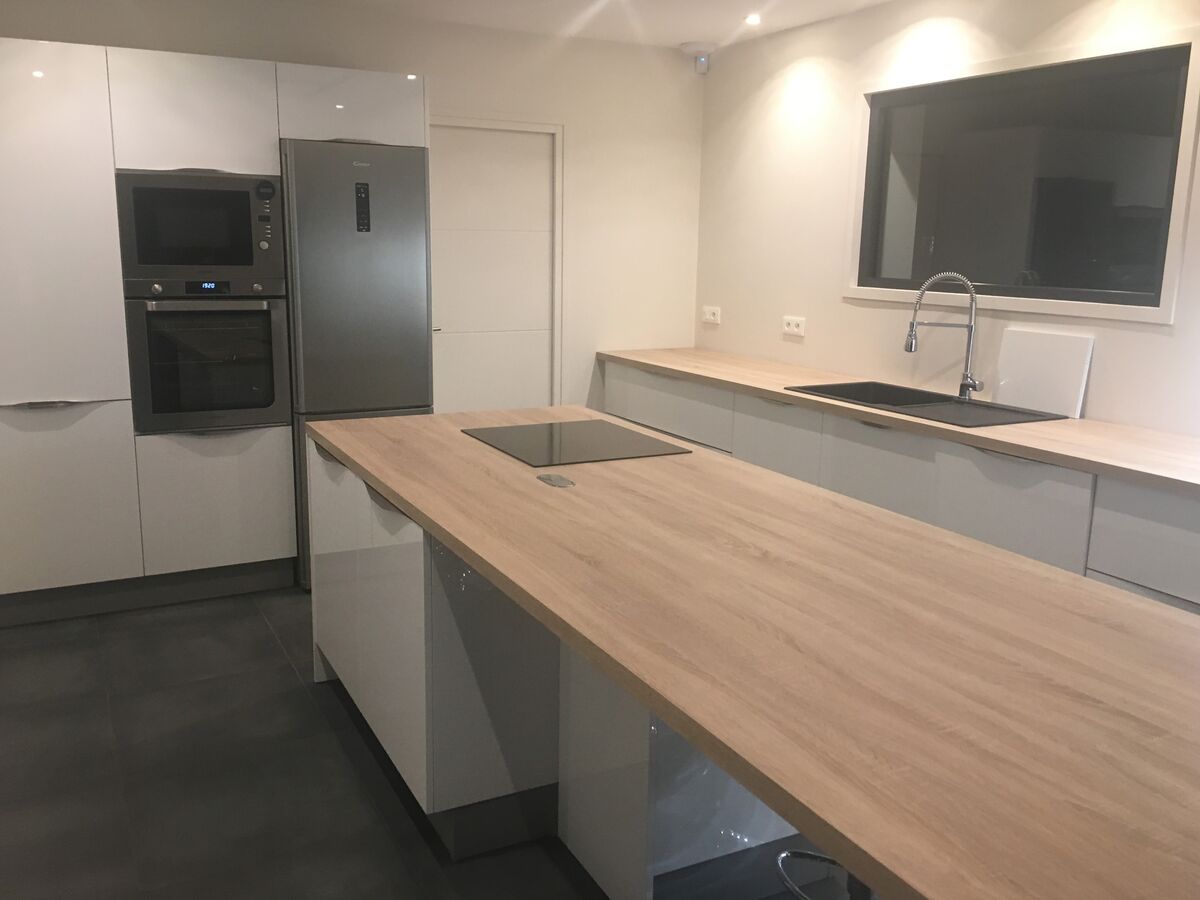 Cuisine équipée sur mesure Light Blanc Brillant