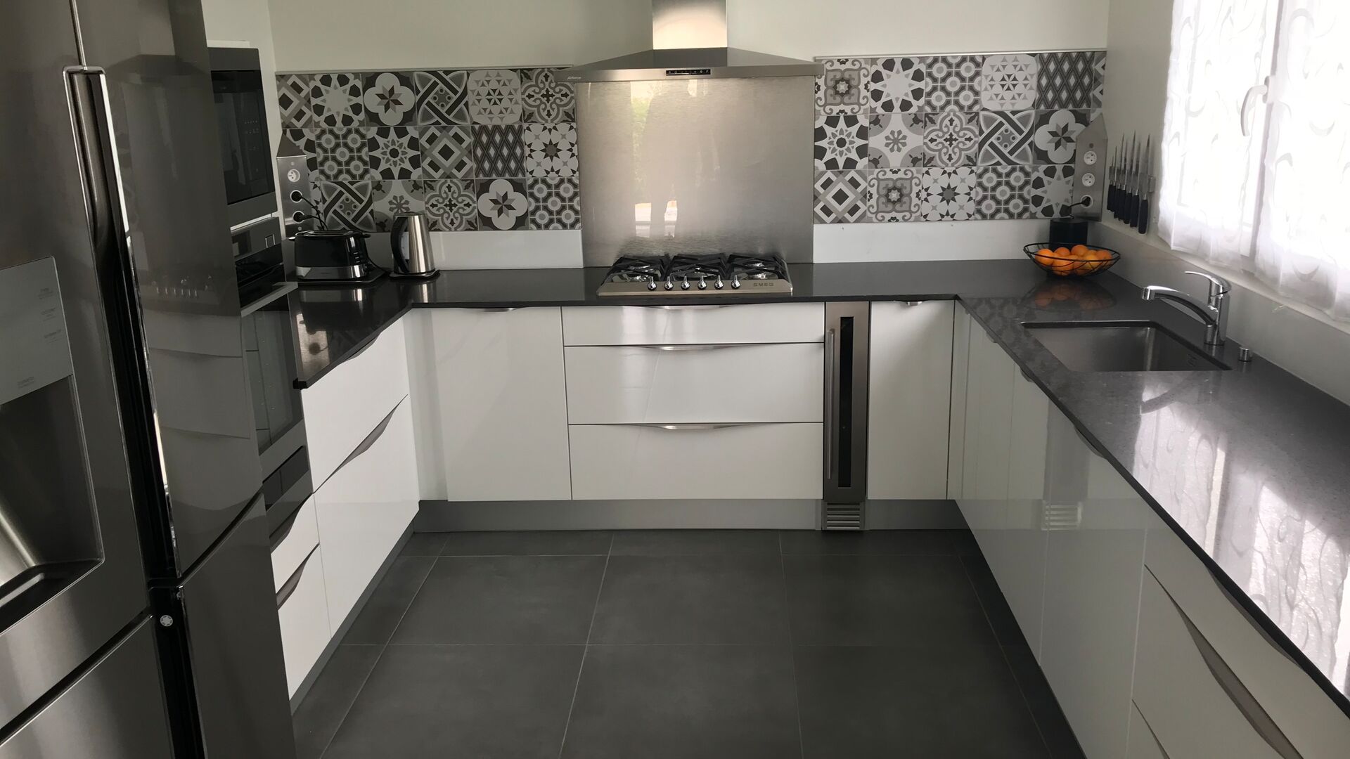 Cuisine équipée sur mesure Light Blanc Brillant