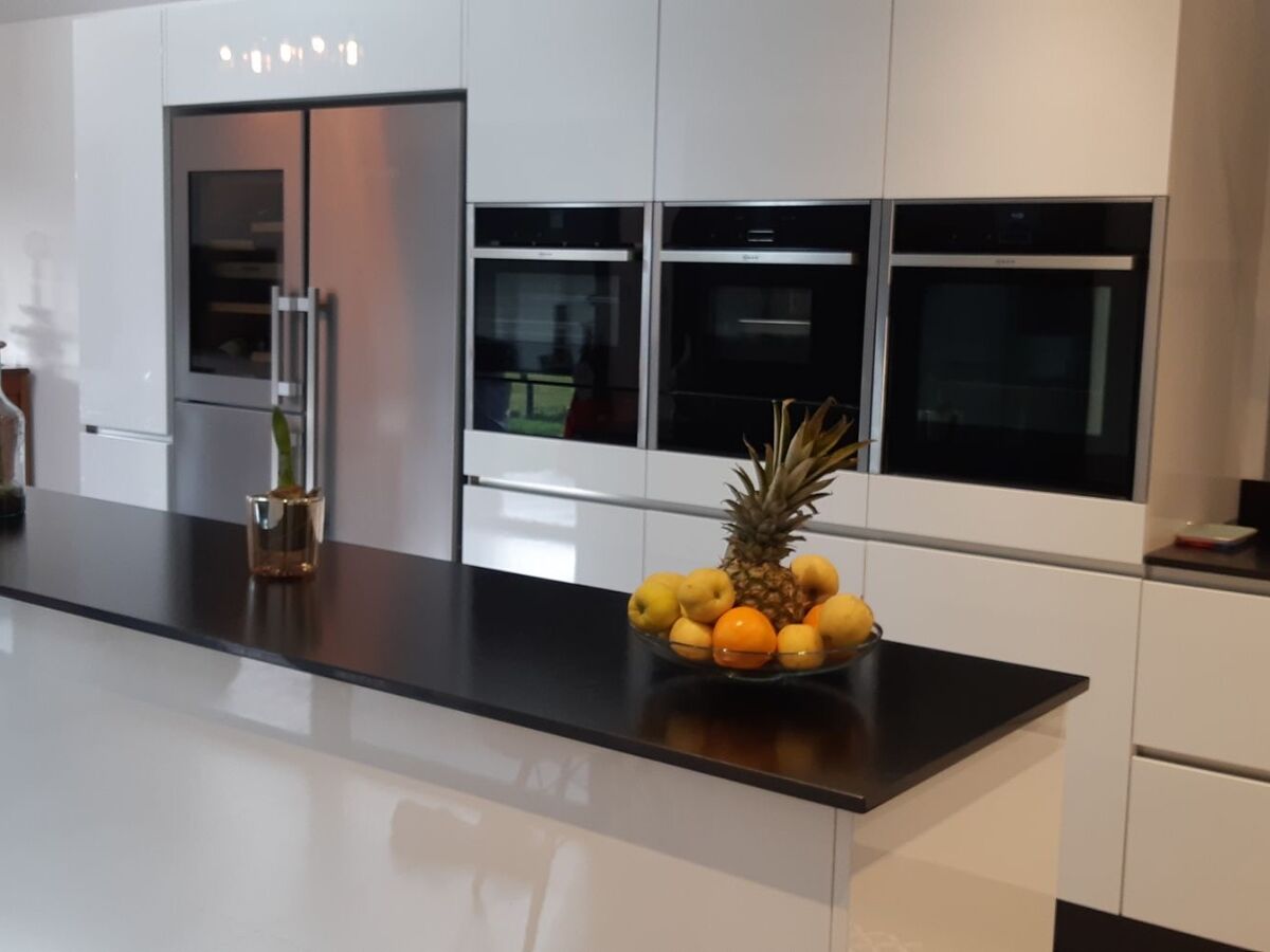 Cuisine avant-après sur mesure E Light Blanc Brillant