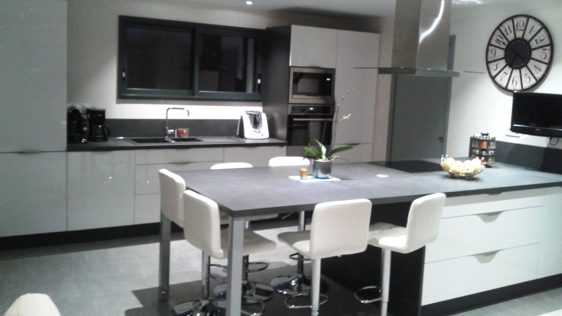 Cuisine équipée sur mesure Light Blanc brillant