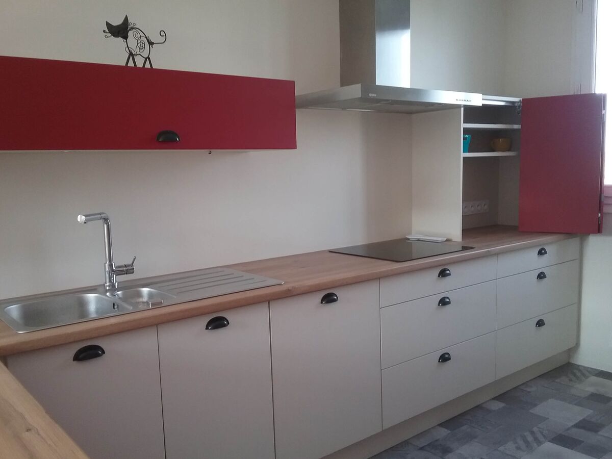 Rénovation cuisine équipée sur mesure Trend Cranberry et Pannacotta Mat