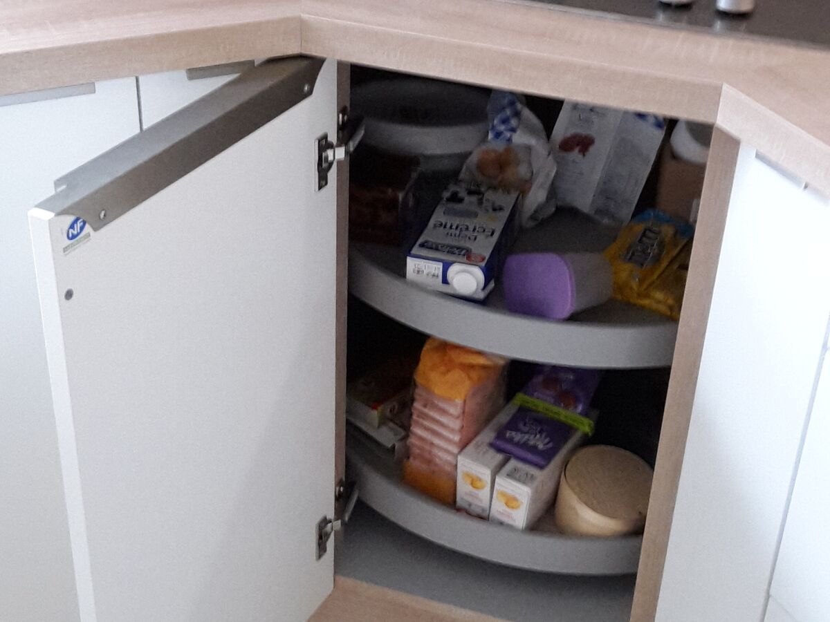 Cuisine avant-après sur mesure Light Blanc brillant et Trend + Blanc Mat