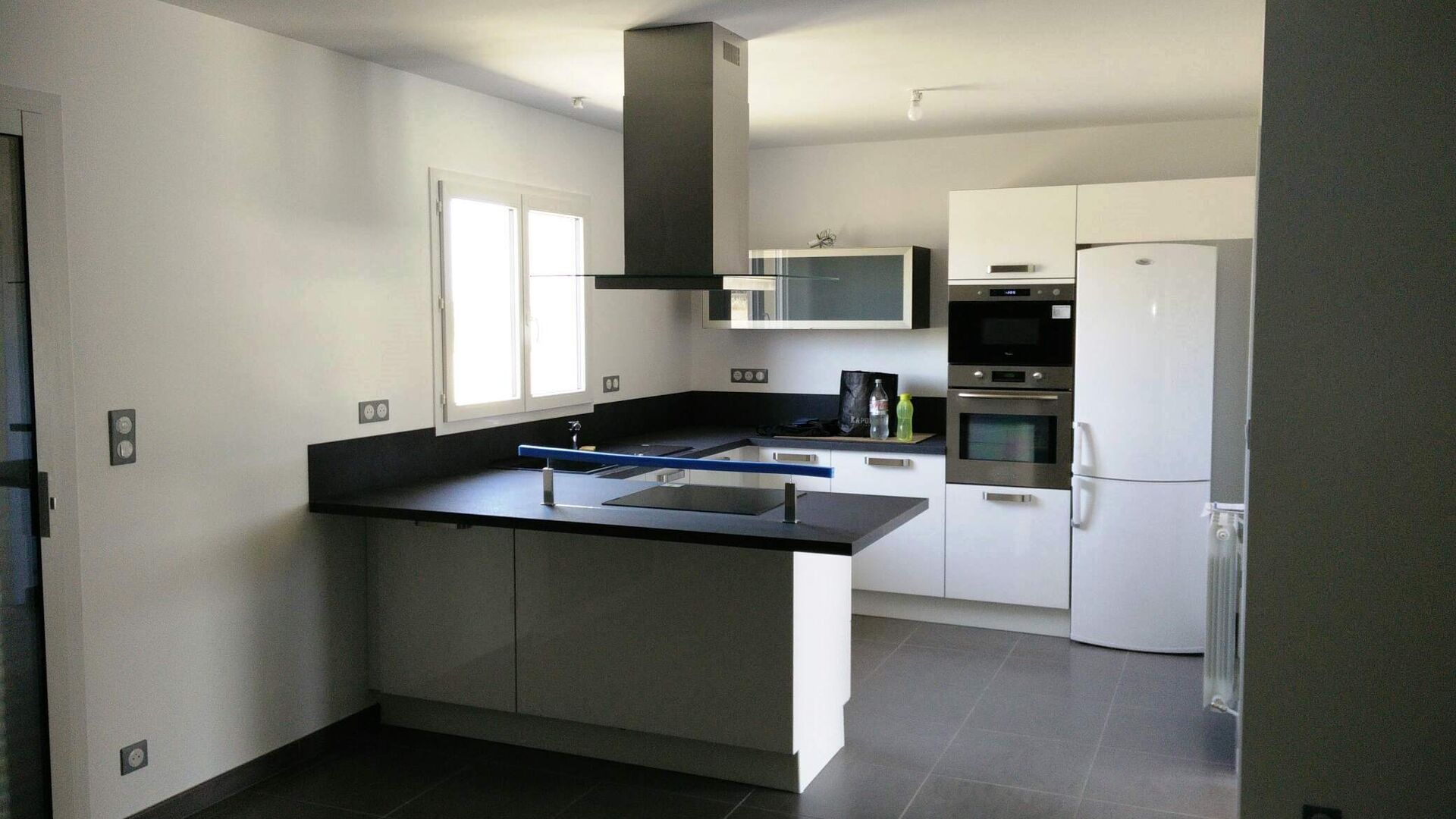 Cuisine équipée sur mesure Light Blanc brillant