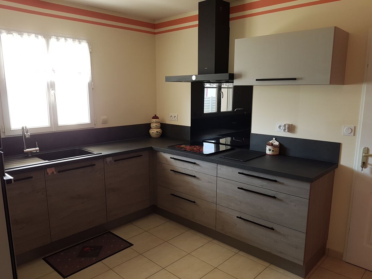 Rénovation cuisine équipée sur mesure Label Chêne Sable Synchrone et Trend Mistigris