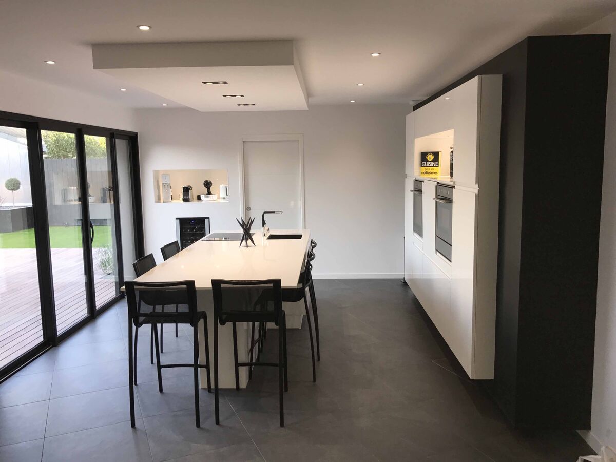 Cuisine équipée sur mesure Pure Brillant Blanc Brillant