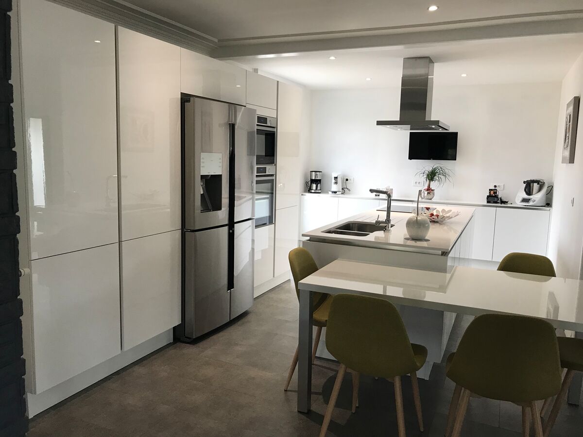 Rénovation cuisine équipée sur mesure E Light Blanc Brillant