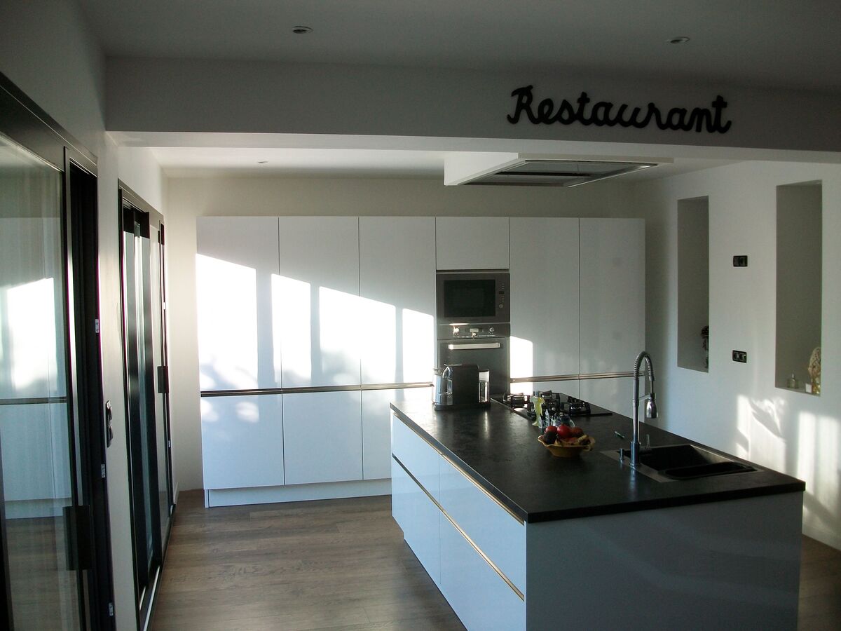 Cuisine avant-après sur mesure Light Blanc brillant