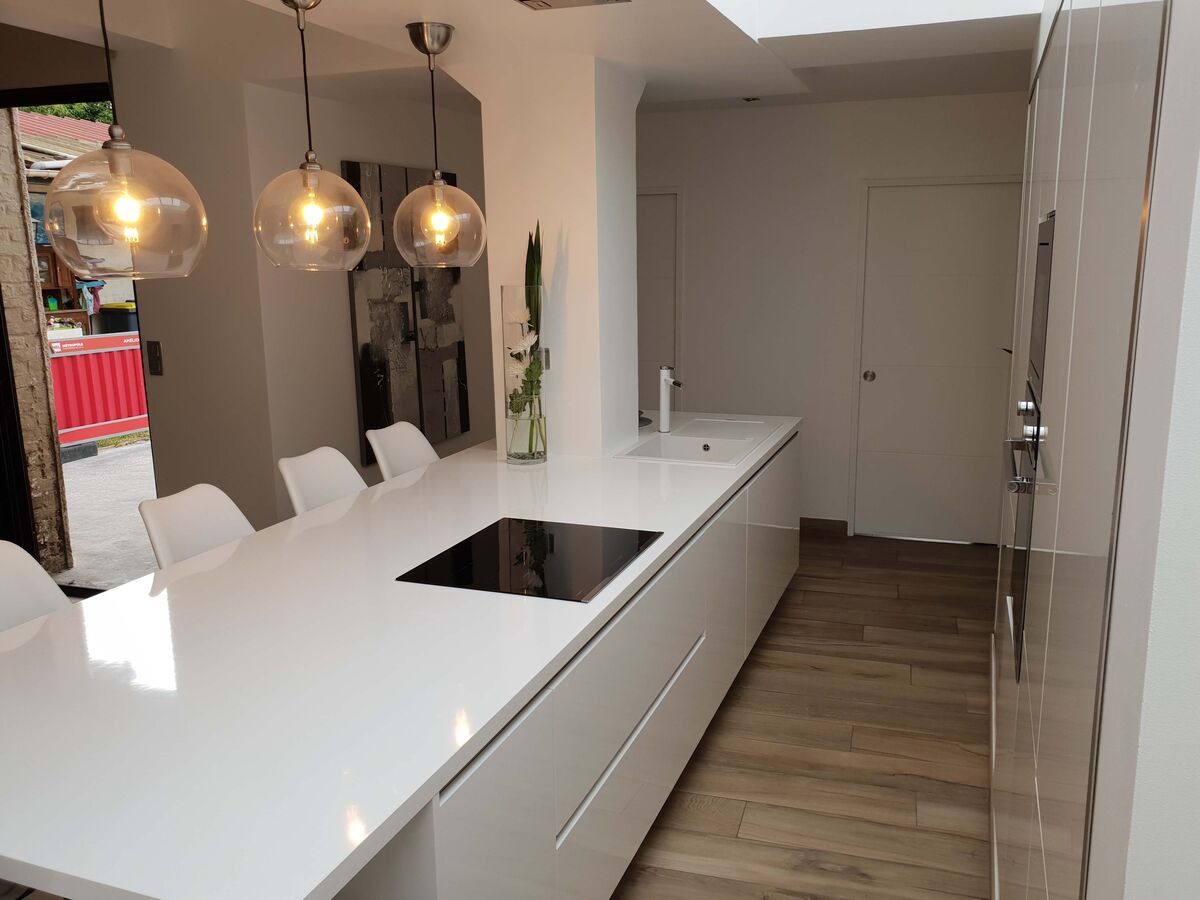 Rénovation cuisine équipée sur mesure Light Blanc Brillant