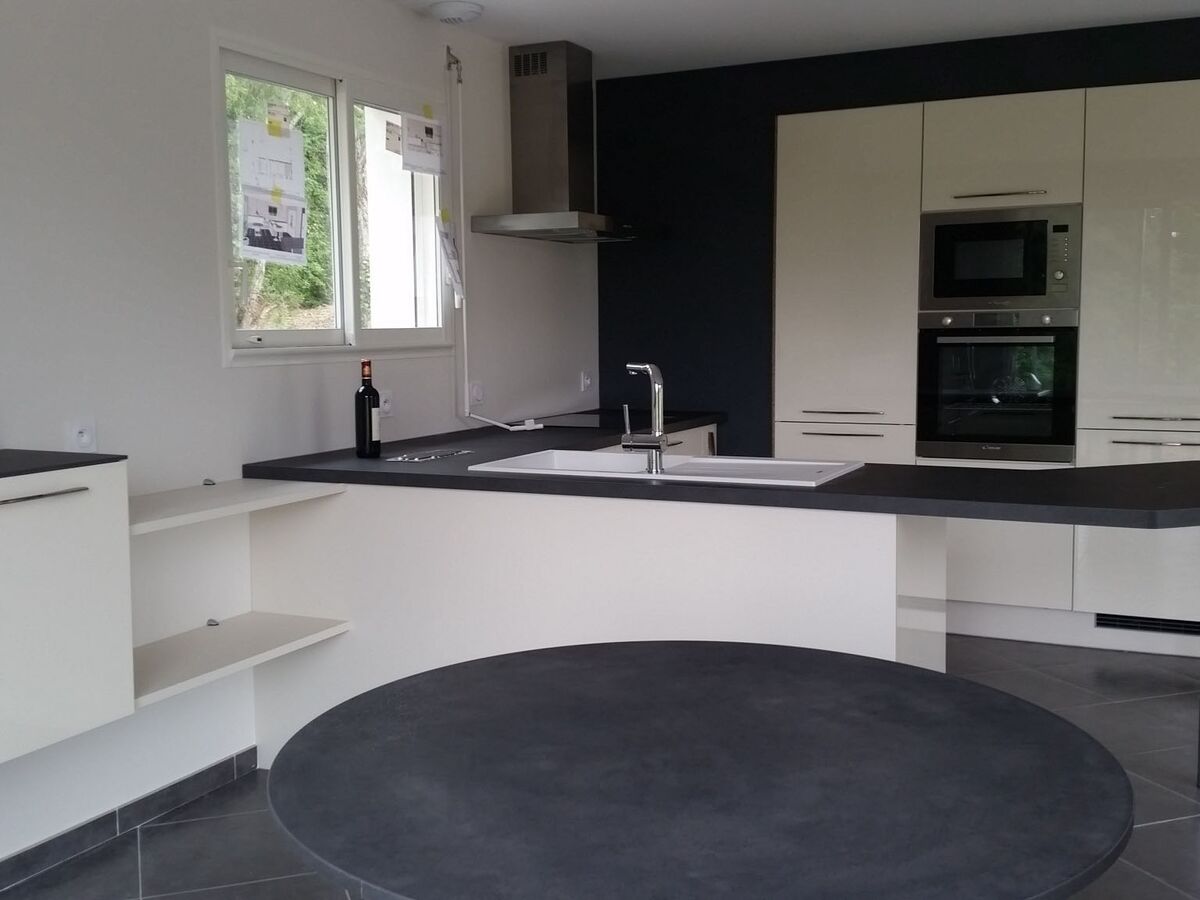 Cuisine avant-après sur mesure Light + Pannacotta Majestic brillant