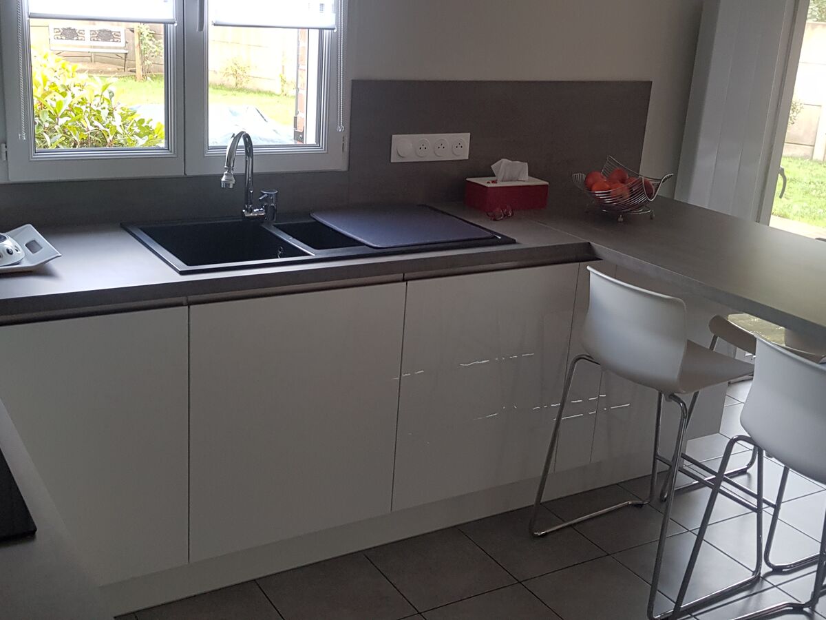 Cuisine avant-après sur mesure Light Jet Blanc Brillant