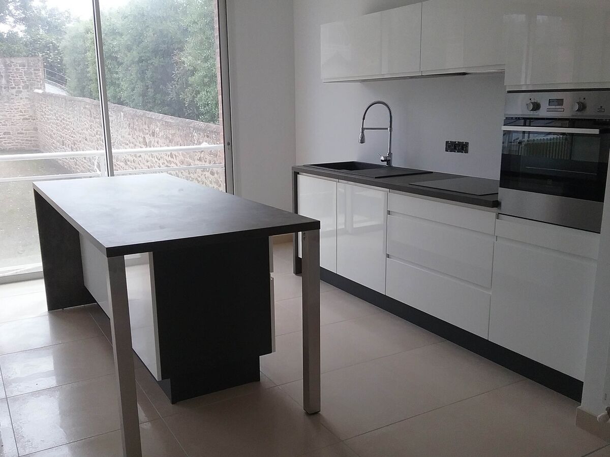 Rénovation cuisine équipée sur mesure Pure Brillant Laqué Blanc Brillant