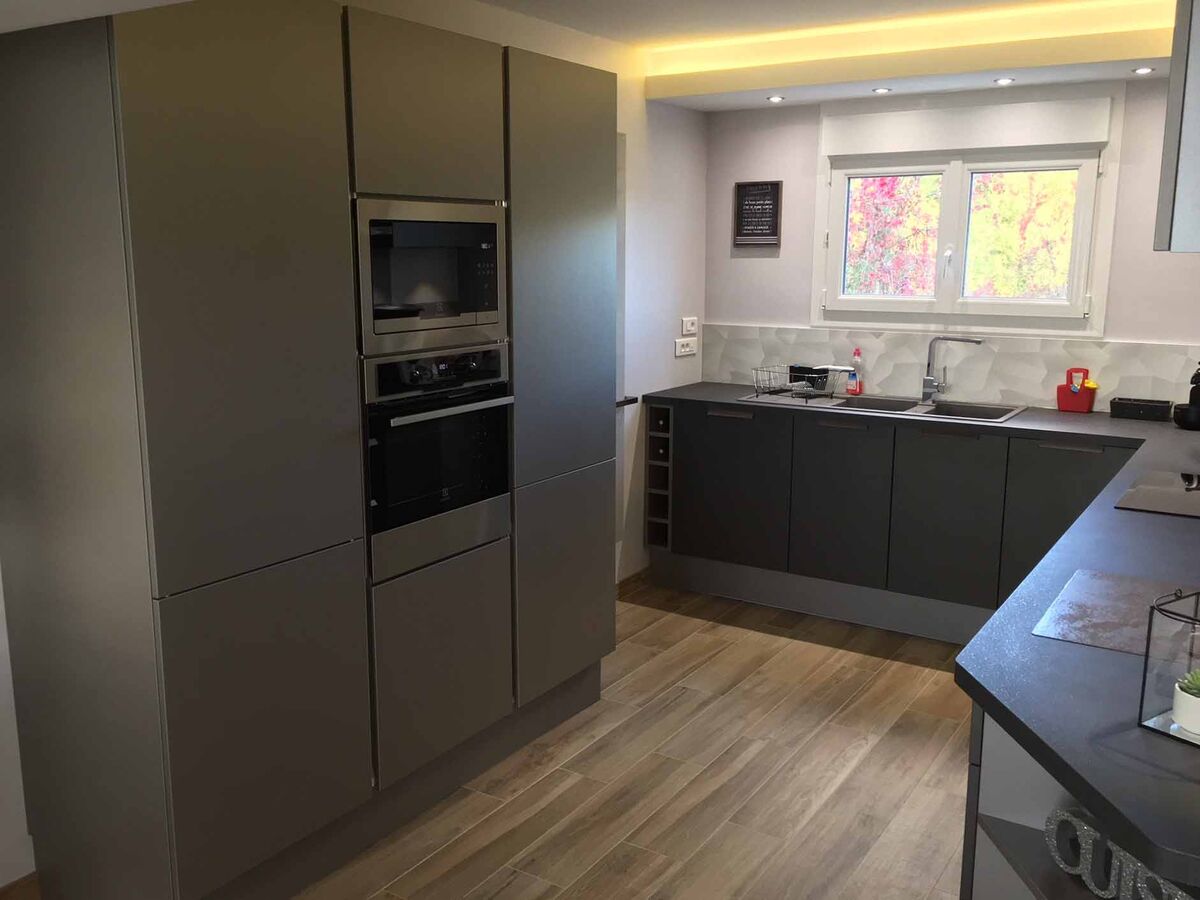 Rénovation cuisine sur mesure Trend + Quartz métal