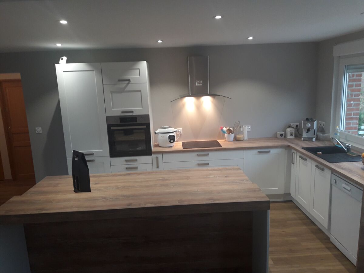 Cuisine avant-après sur mesure Trend Cube Blanc Mat