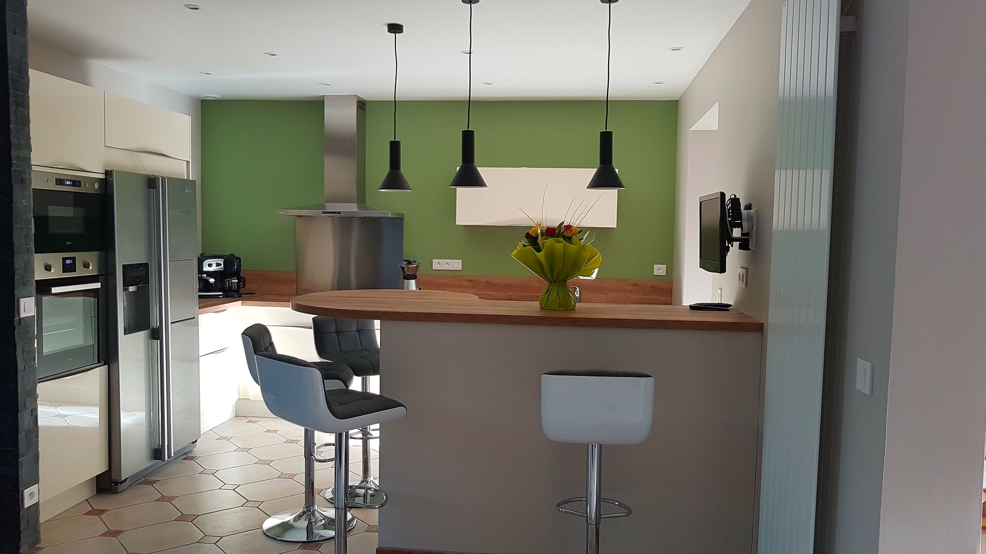 Cuisine équipée sur mesure Light + Pannacotta Majestic brillant