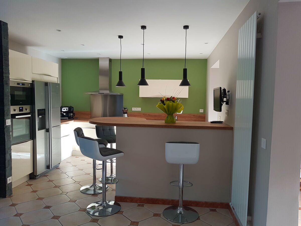 Cuisine équipée sur mesure Light + Pannacotta Majestic brillant