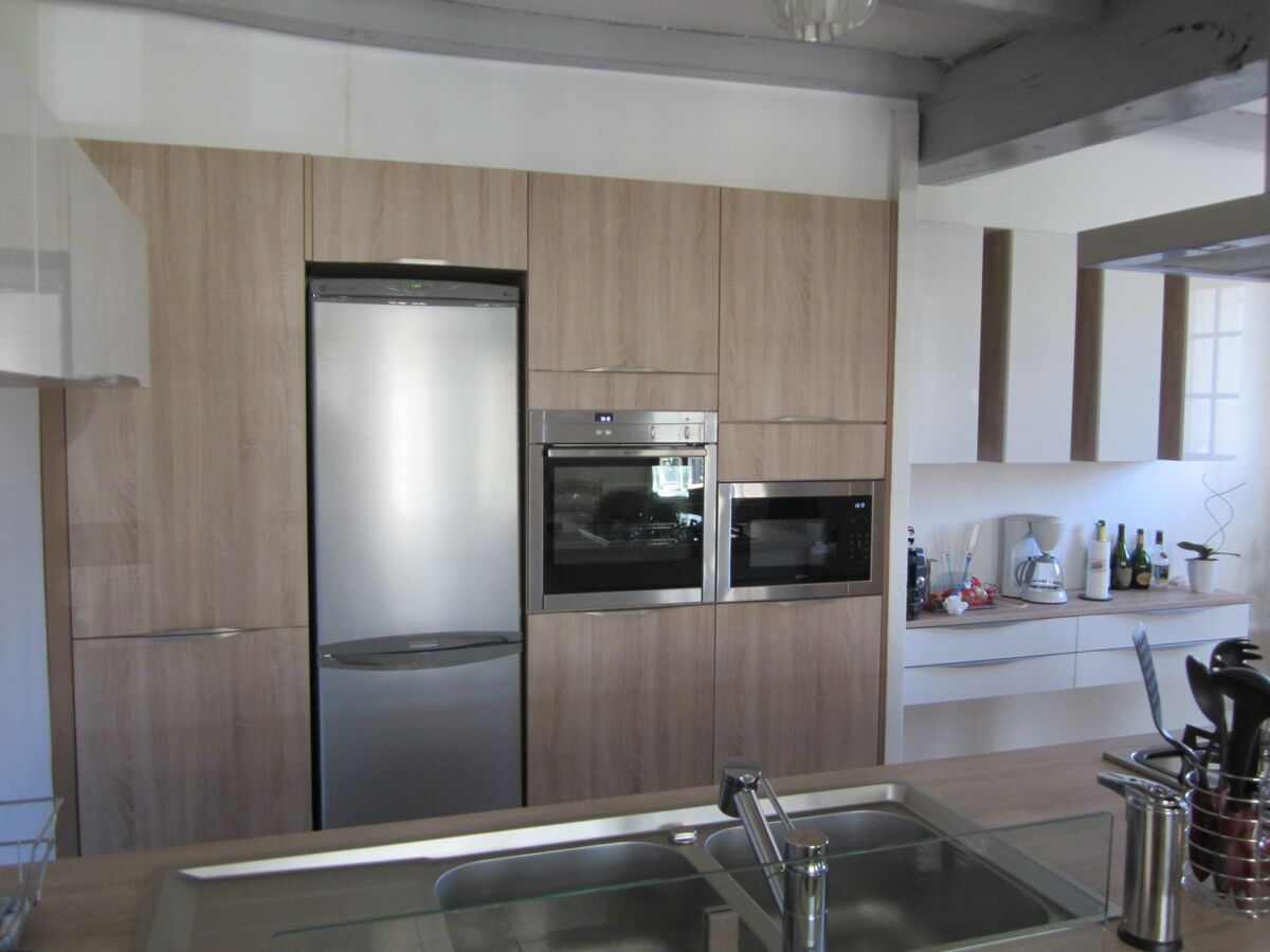 Cuisine avant-après sur mesure Light Blanc brillant et Trend + Chêne timber