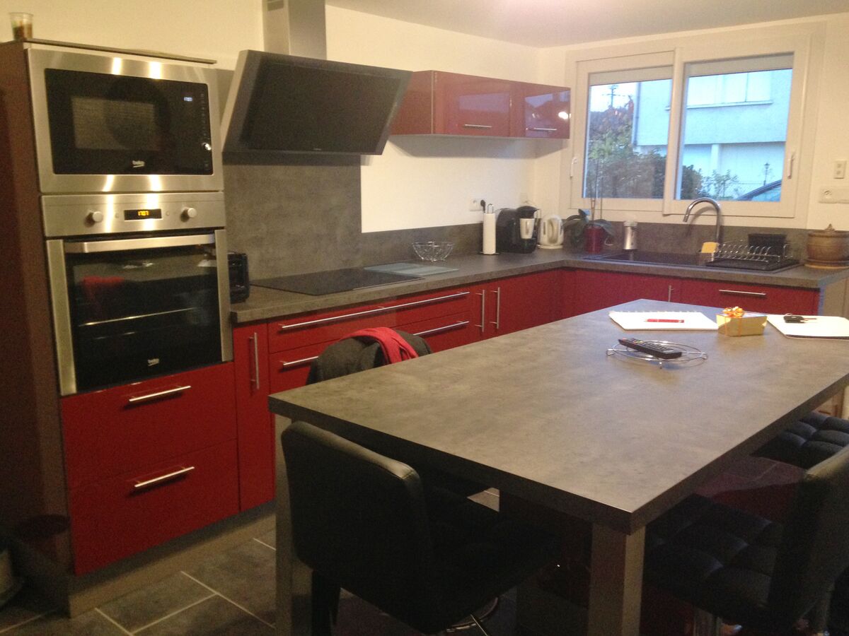 Cuisine avant-après sur mesure Light Rouge Majestic Brillant