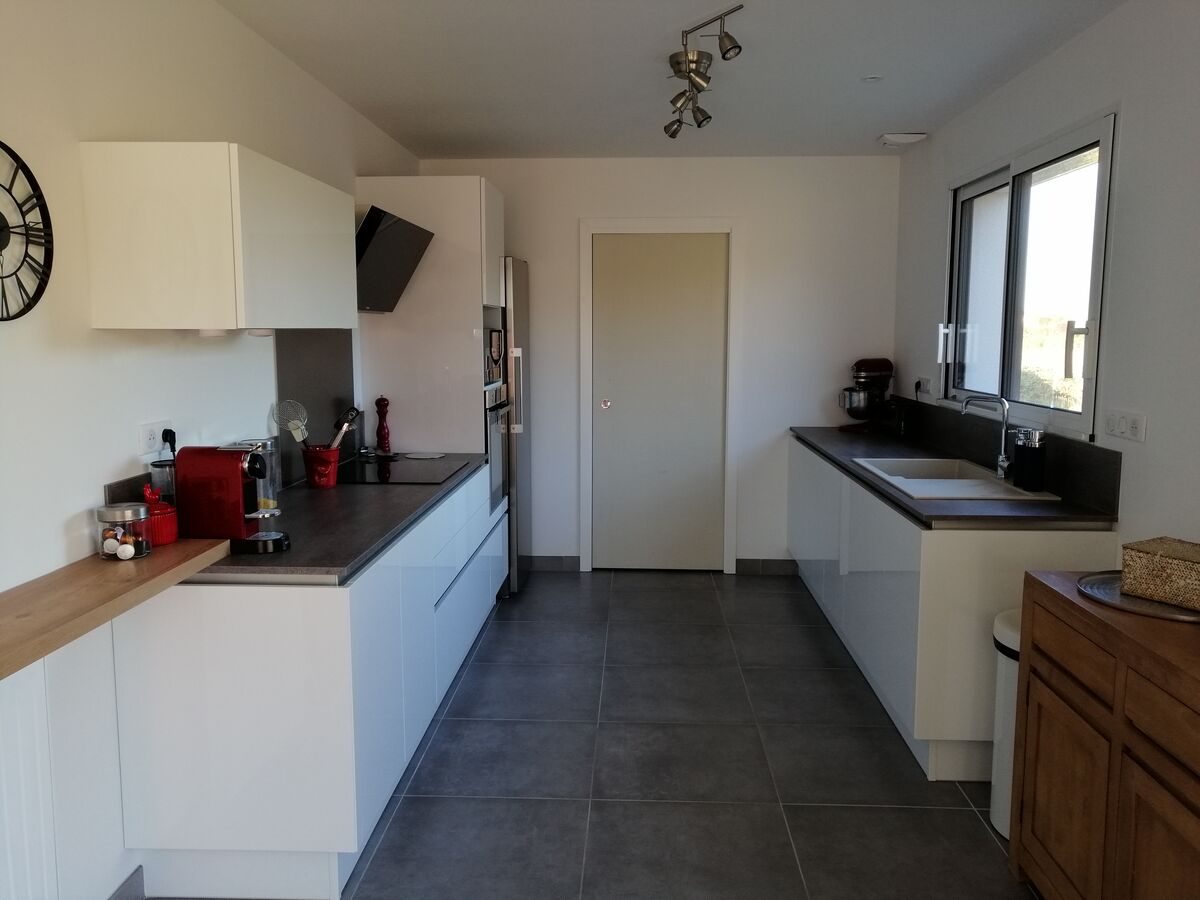 Cuisine avant-après sur mesure E-Light Blanc Brillant