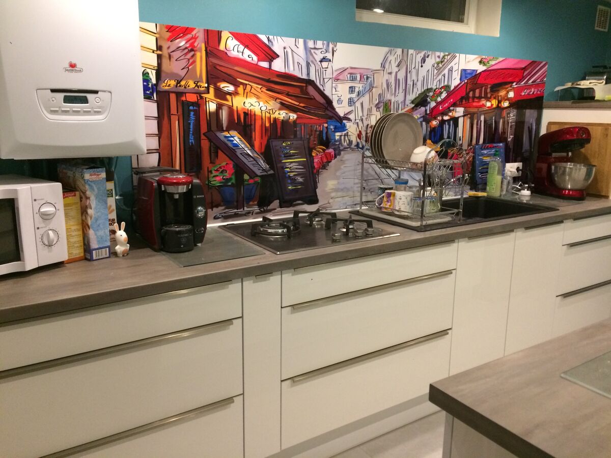 Rénovation cuisine sur mesure Petilla Blanc brillant