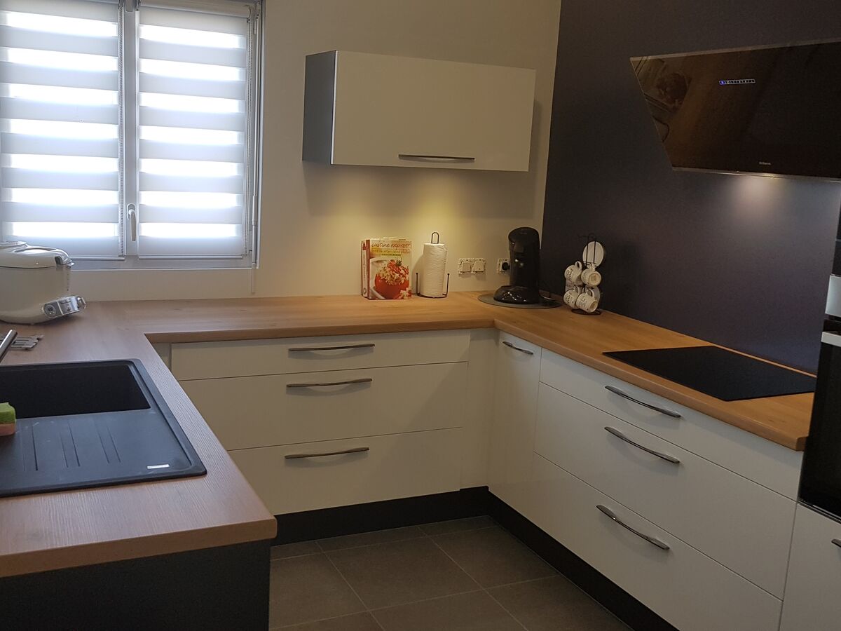 Cuisine avant-après sur mesure Petilla Blanc Brillant